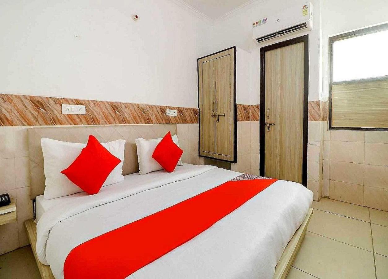 Collection O 81235 Hotel Aashiyana ニューデリー エクステリア 写真